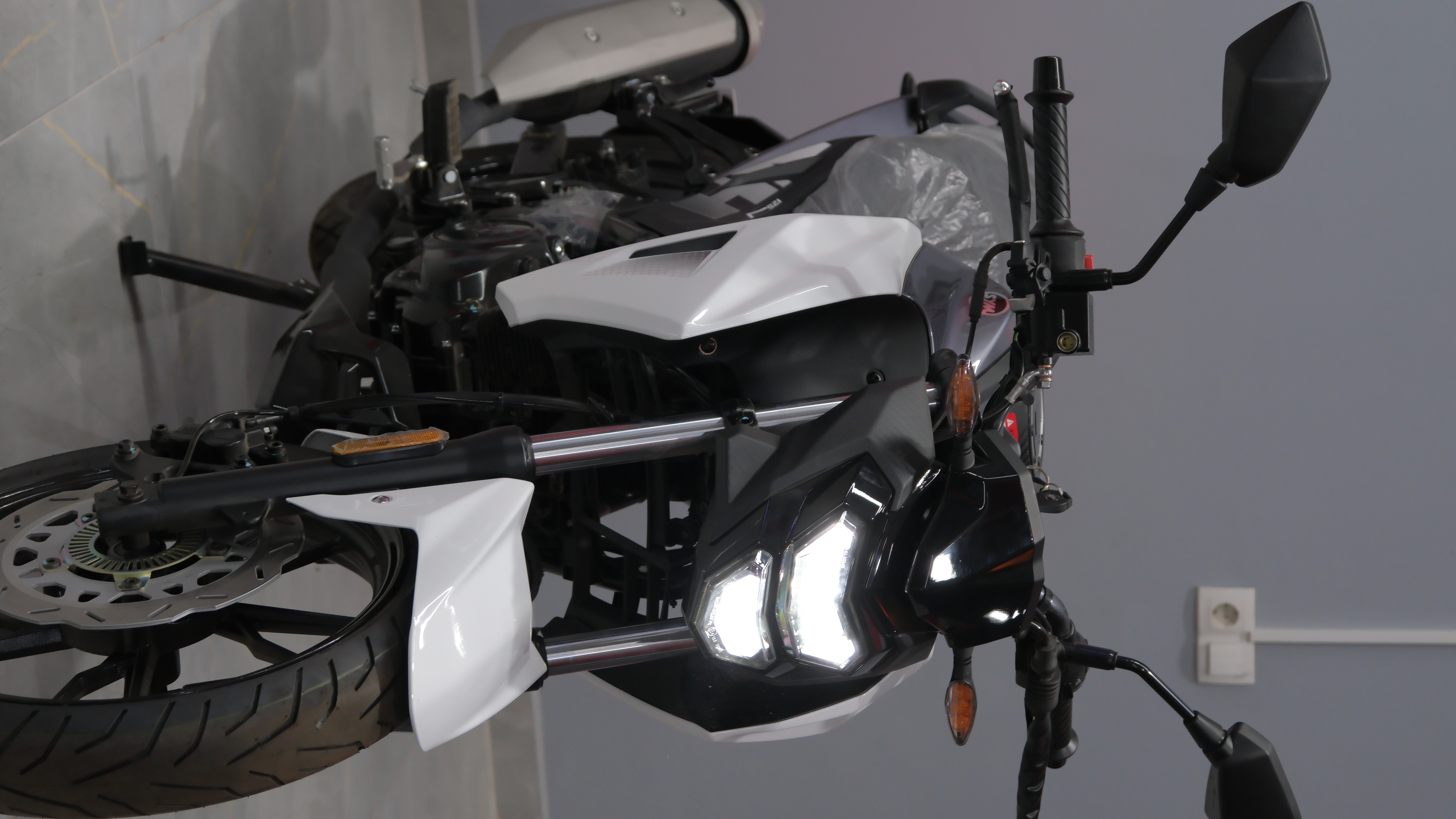 NH X 125